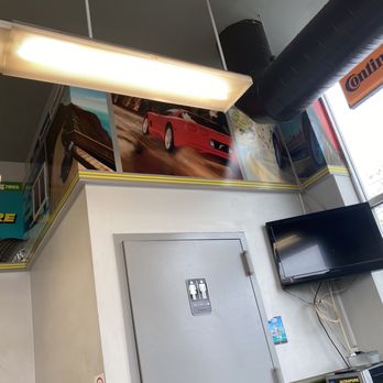 Mavis Discount Tire - Waiting area - Auto Repair Near Me - Valley Stream, New York Mavis Discount Tire - Waiting area - Auto Repair Near Me - Valley Stream, New York