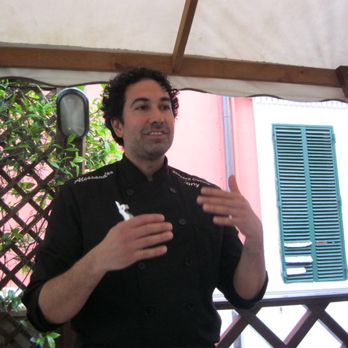 BonAppetour - Alessandro passionately explaining his food - Food Tours Near Me