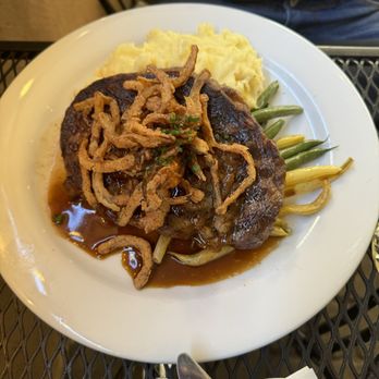 The Independent Restaurant and Bar - New American Near Me - Placerville, California