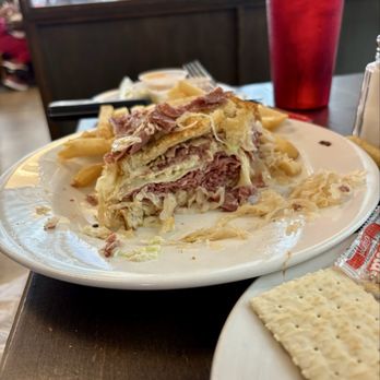 George's - Corn beef Rueben - American Near Me - New York, New York