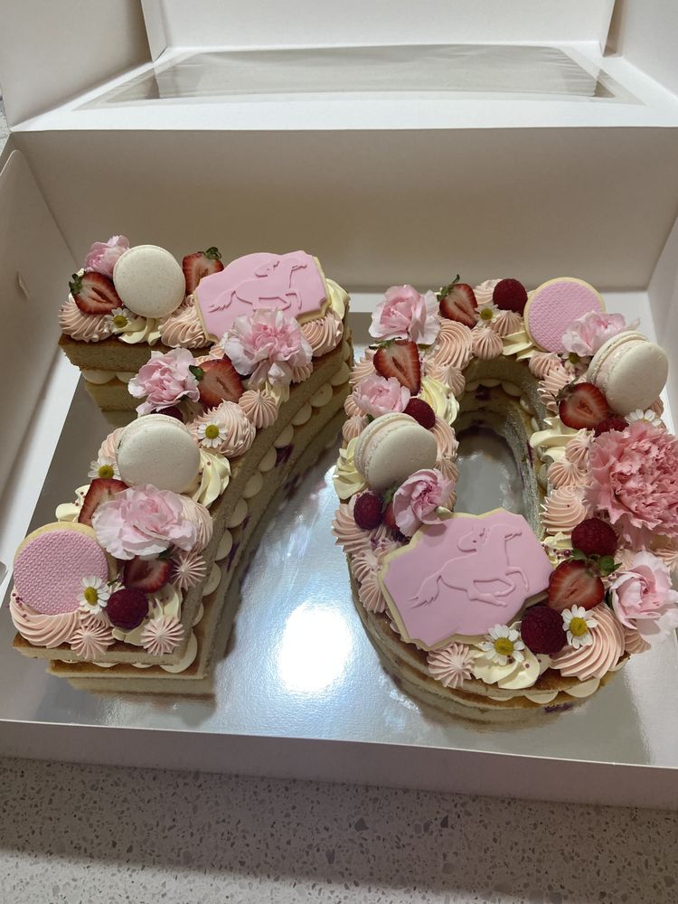 Cakes by Deb Logo