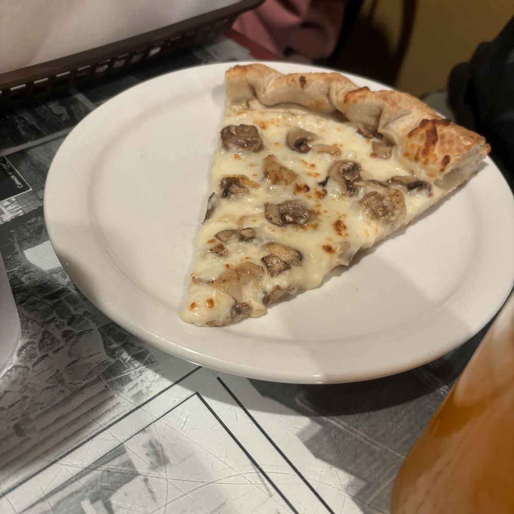 Grand Pizza - Chicken Alfredo pizza - Pizza Near Me - Grand Lake, Colorado