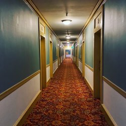 The Eureka Inn - Hallway on the 3rd floor