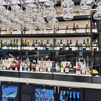 Chase Sapphire Lounge - Bar - Airport Lounges Near Me - Las Vegas, Nevada