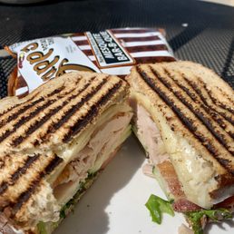 Turkey Bacon Pepper Jack Sandwich with BBQ chips Turkey Bacon Pepper Jack Sandwich with BBQ chips