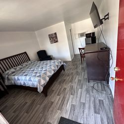 Super Shine Motel - Recent renovated room, I stayed in.