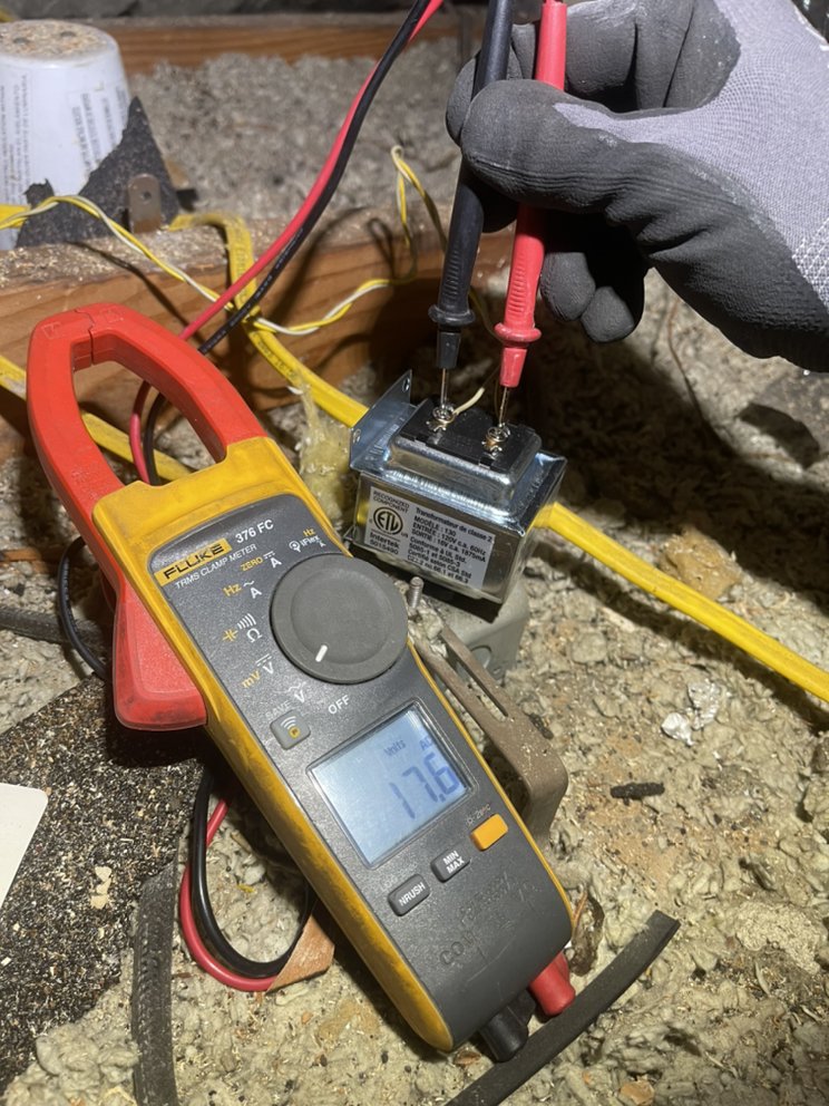 Slide of Ronnie’s Electrical Repairs