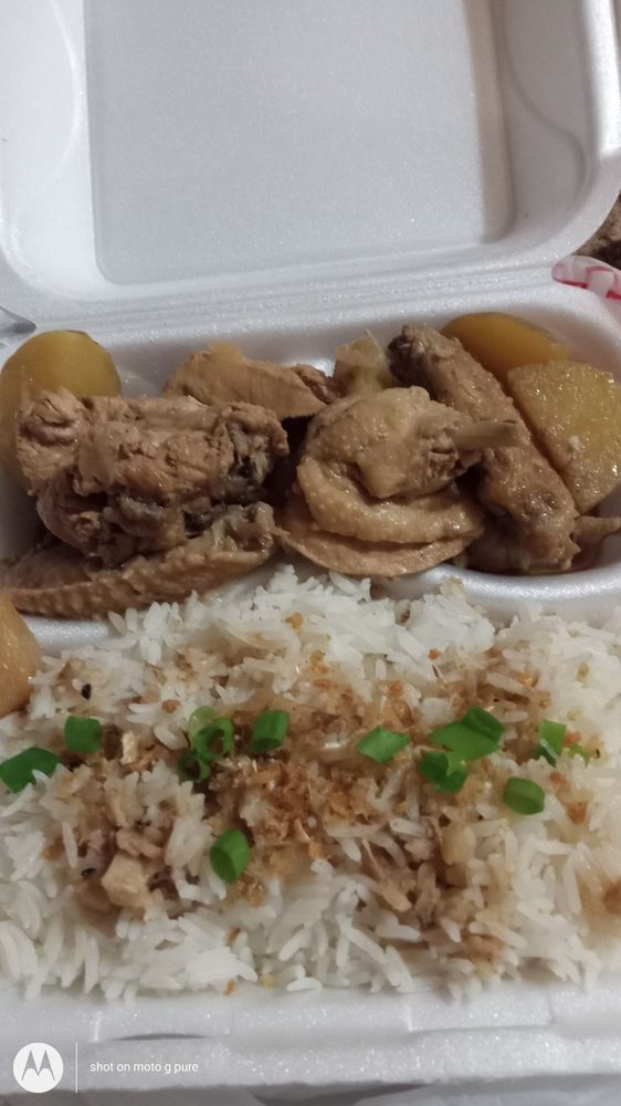 Lumpia Station Logo