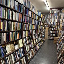 Powell's Books Chicago