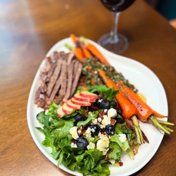 Jacob Kenney - Steak and salad with carrots - Personal Chefs Near Me