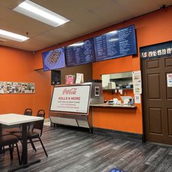 ROLLS N MORE - Front counter