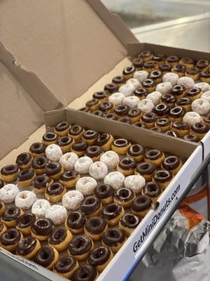The Mini Donut Company by null