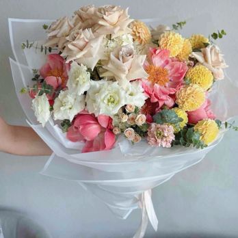 La Fleurel - Coral and pastel toned bouquet with dahlias - Florists Near Me - Valley Village, California
