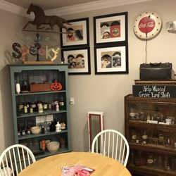 Plantation Pharmacy - Lots of medical and pharmacy antiques