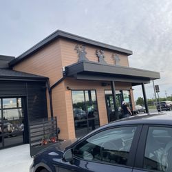 Dinosaur Bar-B-Que - The outside