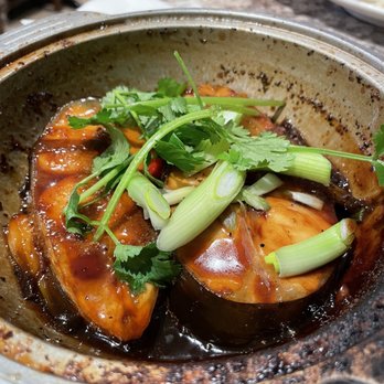 Co Ba Saigon - Catfish clay pot 7/10. Perfect texture but a tad salty. - Vietnamese Near Me - Sacramento, California