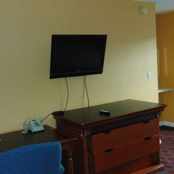 Budget Inn - Guest Room Amenities - Hotels Near Me - Roxboro, North Carolina