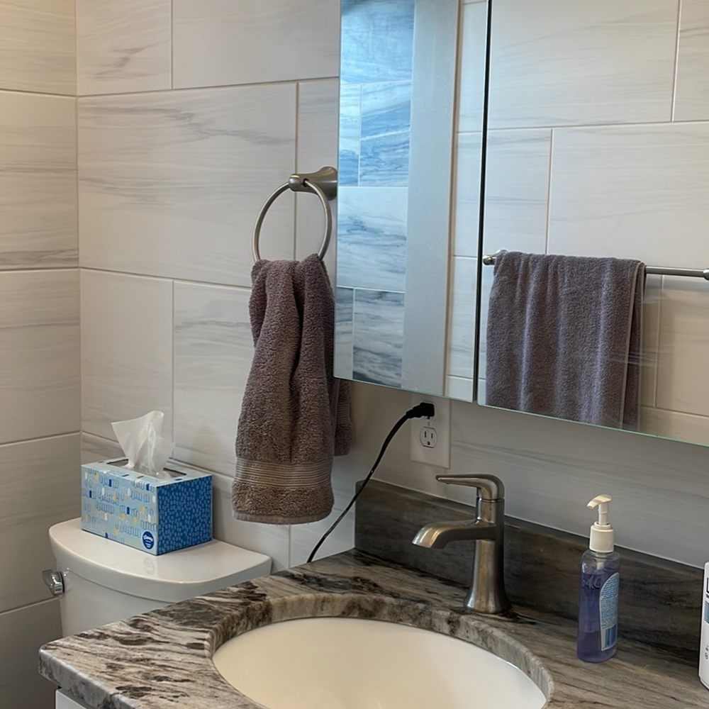 Avalon Flooring - Bathroom - Shades & Blinds Near Me - Manahawkin, New Jersey