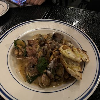 Popi's Oysterette - Manila Clams - Seafood Near Me - San Francisco, California