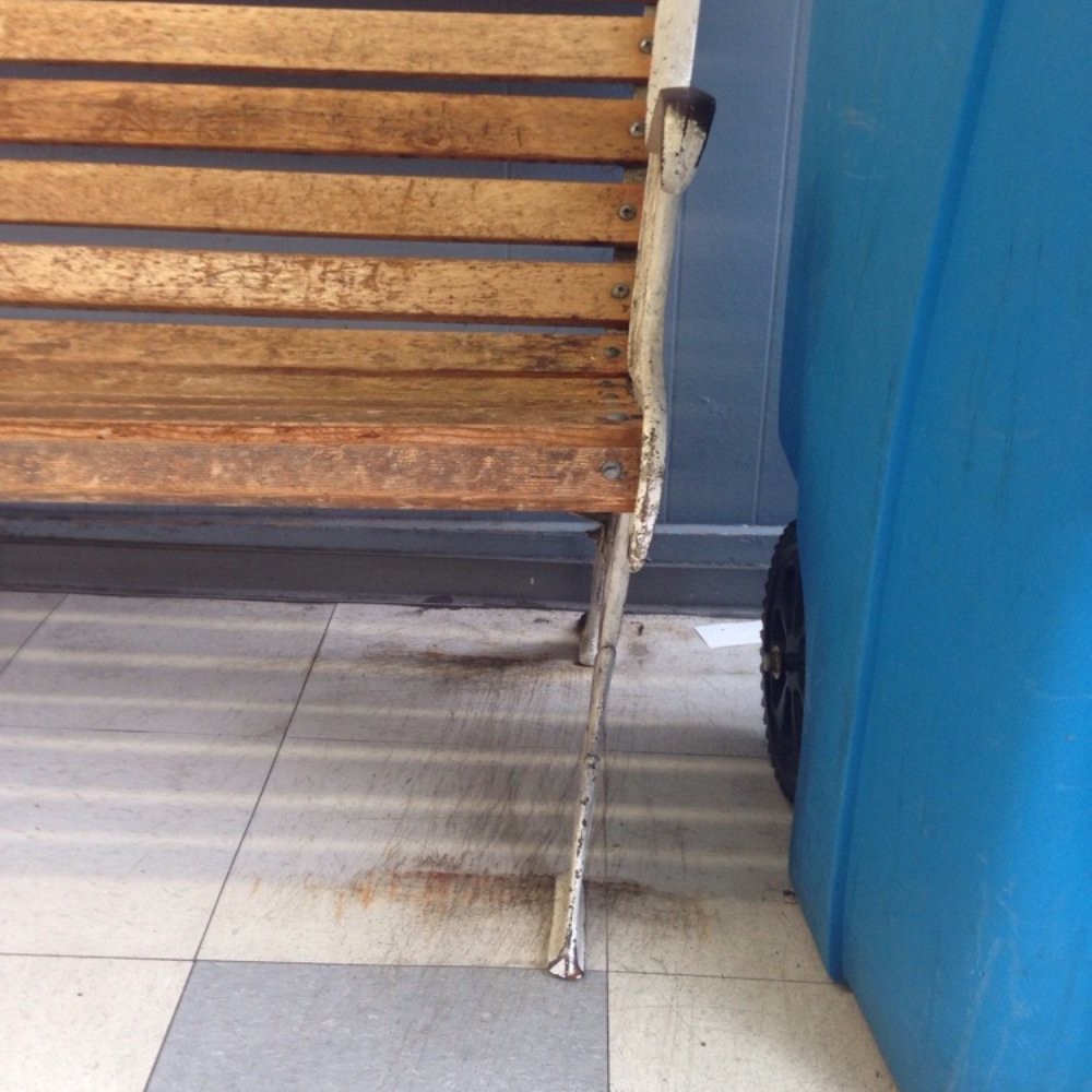 Coin Wash & Dry - Another broken bench with pee smell. - Laundromat Near Me - San Francisco, California Coin Wash & Dry - Another broken bench with pee smell. - Laundromat Near Me - San Francisco, California