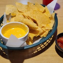 Miguels - Cheese dip and salsa