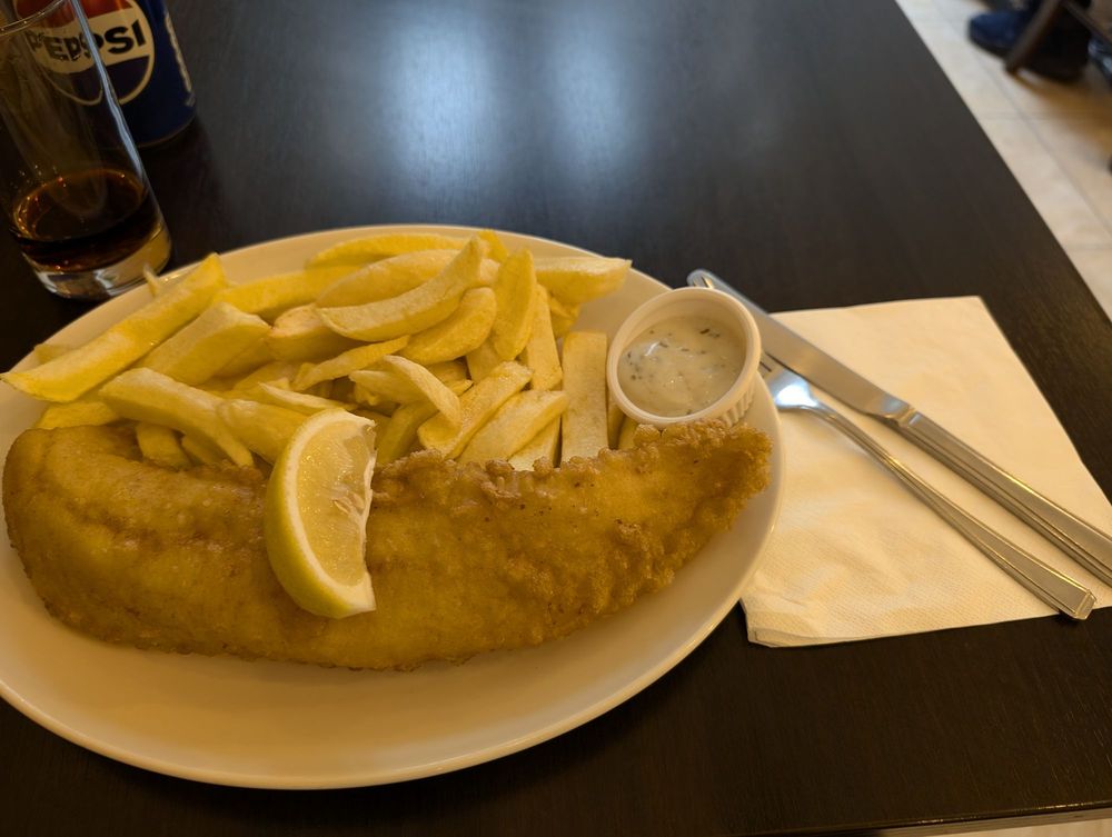 FISH LOUNGE Updated September 2024 12 Photos 99 Brixton Hill