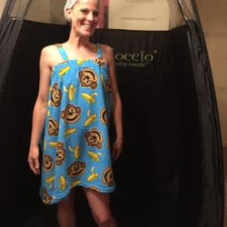 Sassyz Mobile Air Brush Tanning - This is Amy's first spray tan