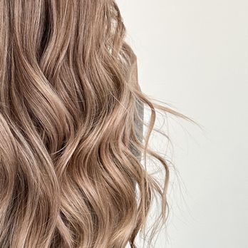 Meg's Beauty Bar - Close up of blonde highlights - Hair Stylists Near Me Meg's Beauty Bar - Close up of blonde highlights - Hair Stylists Near Me