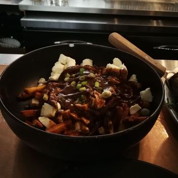 La Knowlton Co - Poutine - Pizza Near Me - Knowlton, Quebec