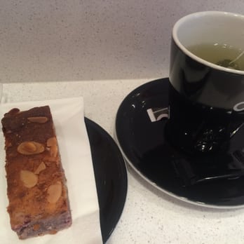 Coco Di Mama - White choc and raspberry bakewell - Italian Near Me - London, XGL