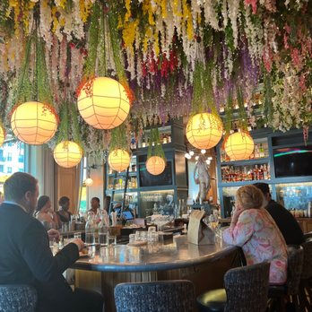 The Select - Beautiful Bar Area! - Mediterranean Near Me - Sandy Springs, Georgia