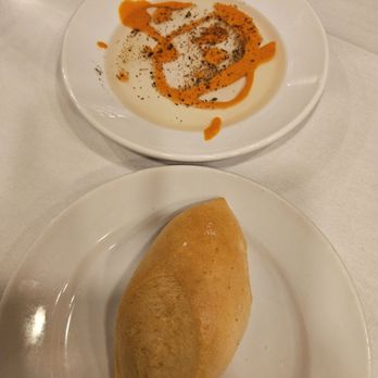 Oceano Bistro - Bread service with dipping oil - Seafood Near Me - Clayton, Missouri Oceano Bistro - Bread service with dipping oil - Seafood Near Me - Clayton, Missouri