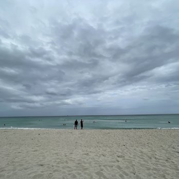 Boucher Brothers - Views from the cabana, looks farther but I was only 10 feet away from water - Beaches Near Me - Miami Beach, Florida