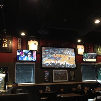 Buffalo Wild Wings - Getting some buffalo wings & enjoying lots of sports on their 41 flat screen TV's! - Sports Bars Near Me - Pocatello, Idaho