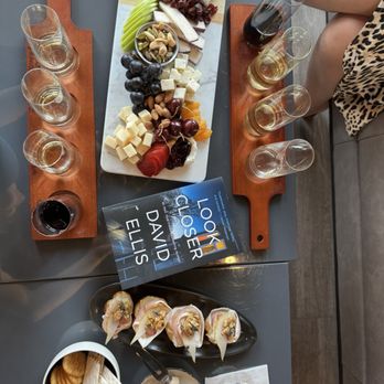 Zephyr Wine Bar - Wine Flight, Cheeseboard, Baked Brie w/ Prosciutto - Wine Bars Near Me - Reno, Nevada