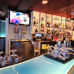 Surf Restaurant - Bar area