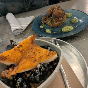 1909 - Mussels and Fried Cauliflower - Bars Near Me - Temecula, California
