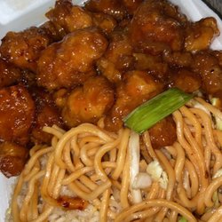 Great Wall Express 11 - Regular and spicy orange chicken