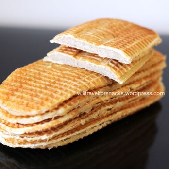 Meert - La Gaufre Méert (18,50 € for a box of 6) – vanilla filling - Chocolatiers & Shops Near Me - Paris, 75 Meert - La Gaufre Méert (18,50 € for a box of 6) – vanilla filling - Chocolatiers & Shops Near Me - Paris, 75
