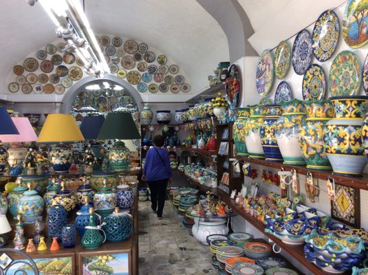 Ceramica Artistica Solimene Vincenzo - S.R.L. by null