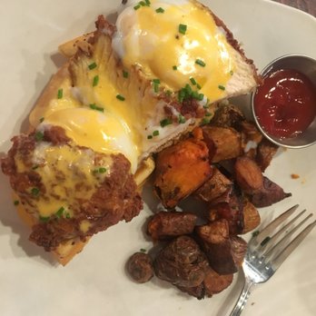 Kitchen 519 - Chicken waffle Benedict - New American Near Me - Glendora, New Jersey