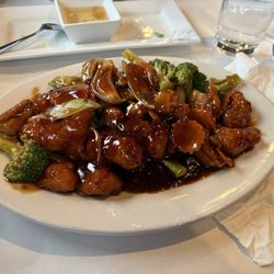 Red Moon Asian Cuisine