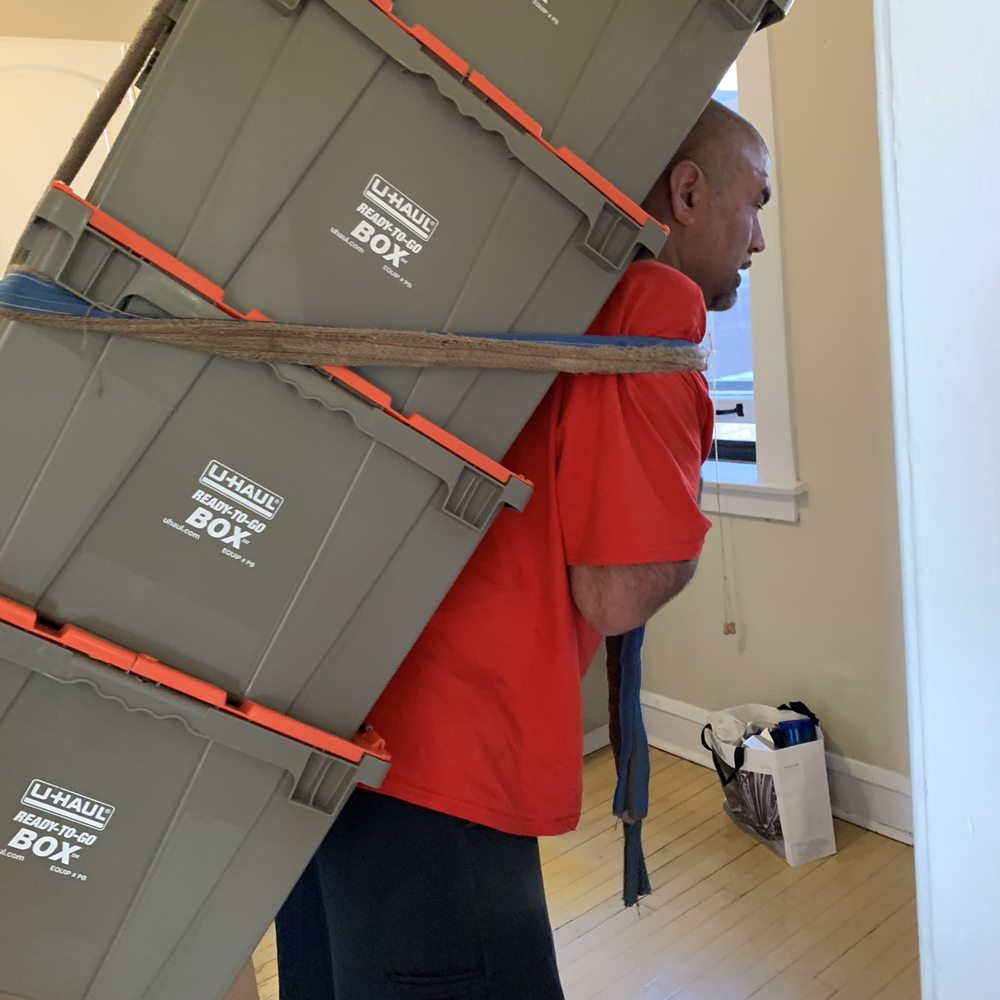 Bernard Movers - He did this several time, so efficient! - Movers Near Me - Chicago, Illinois Bernard Movers - He did this several time, so efficient! - Movers Near Me - Chicago, Illinois