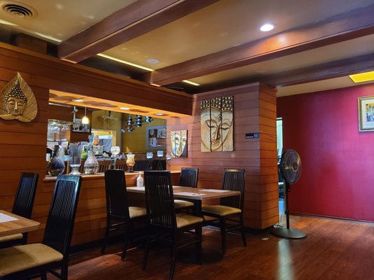 Eat at Thai by null