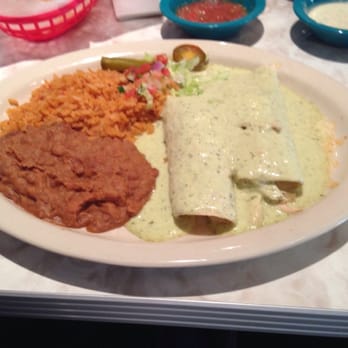 Chuy's - Deluxe chicken enchiladas - Tex-Mex Near Me - Sugar Land, Texas