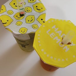 mango matcha smoothie and grapefruit tea