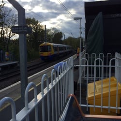 Gospel Oak Station - Train leaving