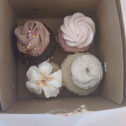 Ku'umeli Bakery - 4 mini cupcakes