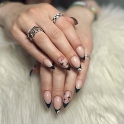 Mee Lu's Nail Salon