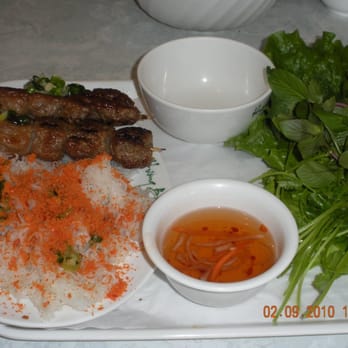 Huong Binh - Banh Hoi Nem Nuong (Rice Vermicelli w/Grilled Pork Meatballs) - Vietnamese Near Me - Seattle, Washington Huong Binh - Banh Hoi Nem Nuong (Rice Vermicelli w/Grilled Pork Meatballs) - Vietnamese Near Me - Seattle, Washington